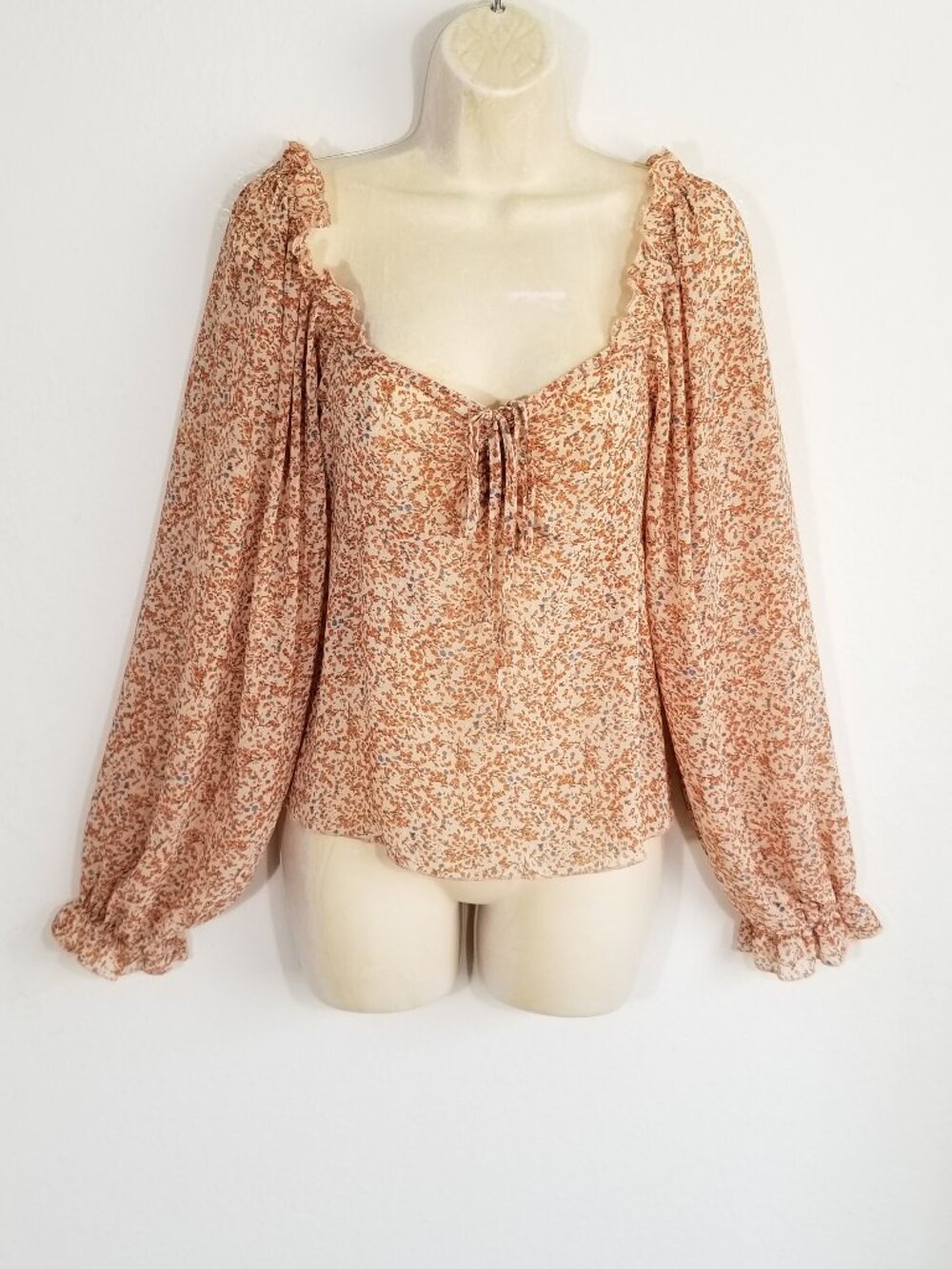 LULUS Ruffled Floral Blouse Top Tie-Front 7098E1M